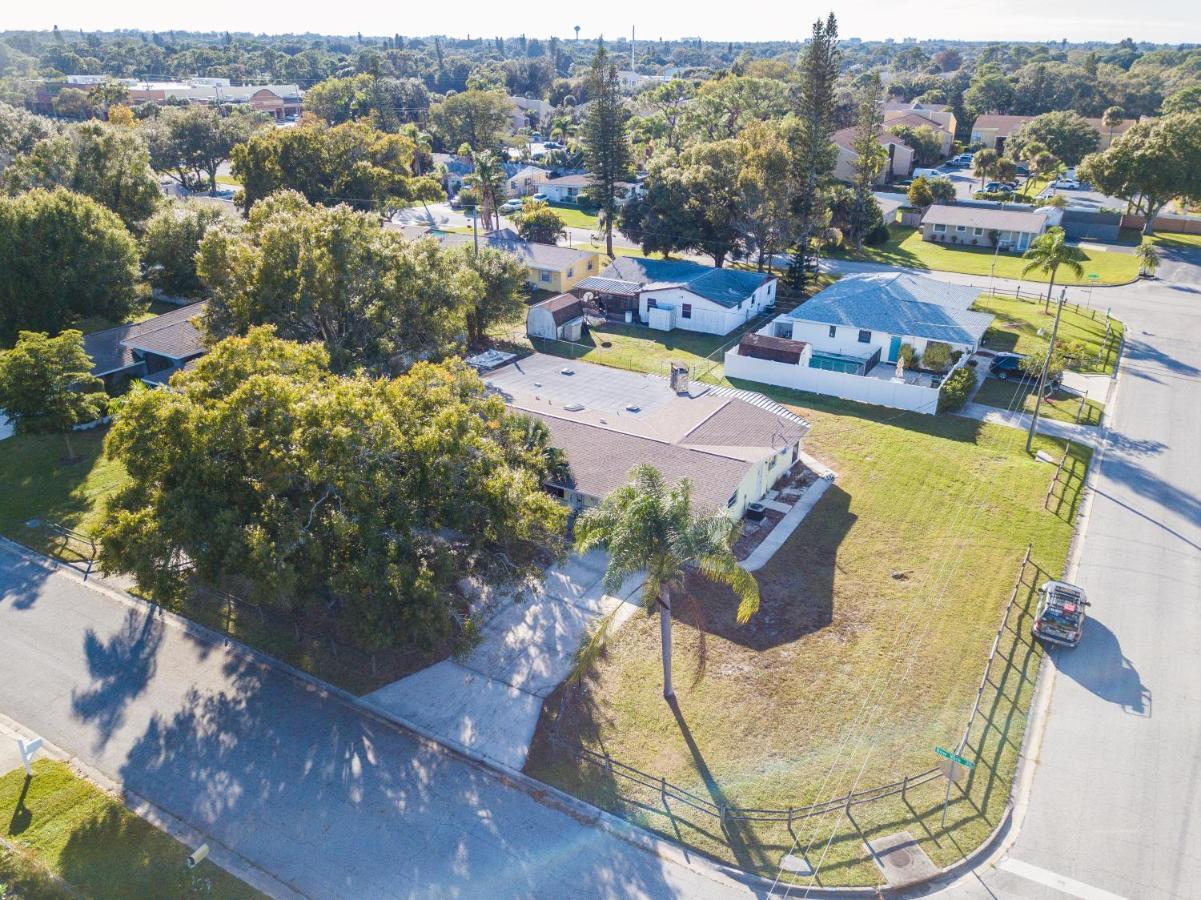 New York Avenue Rancher Sarasota Exterior photo